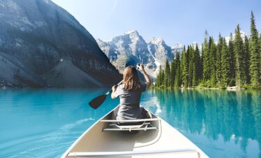 Banff Tour – Lake Louise, Moraine Lake, Emerald Lake, Banff Town (Optional Banff Gondola)